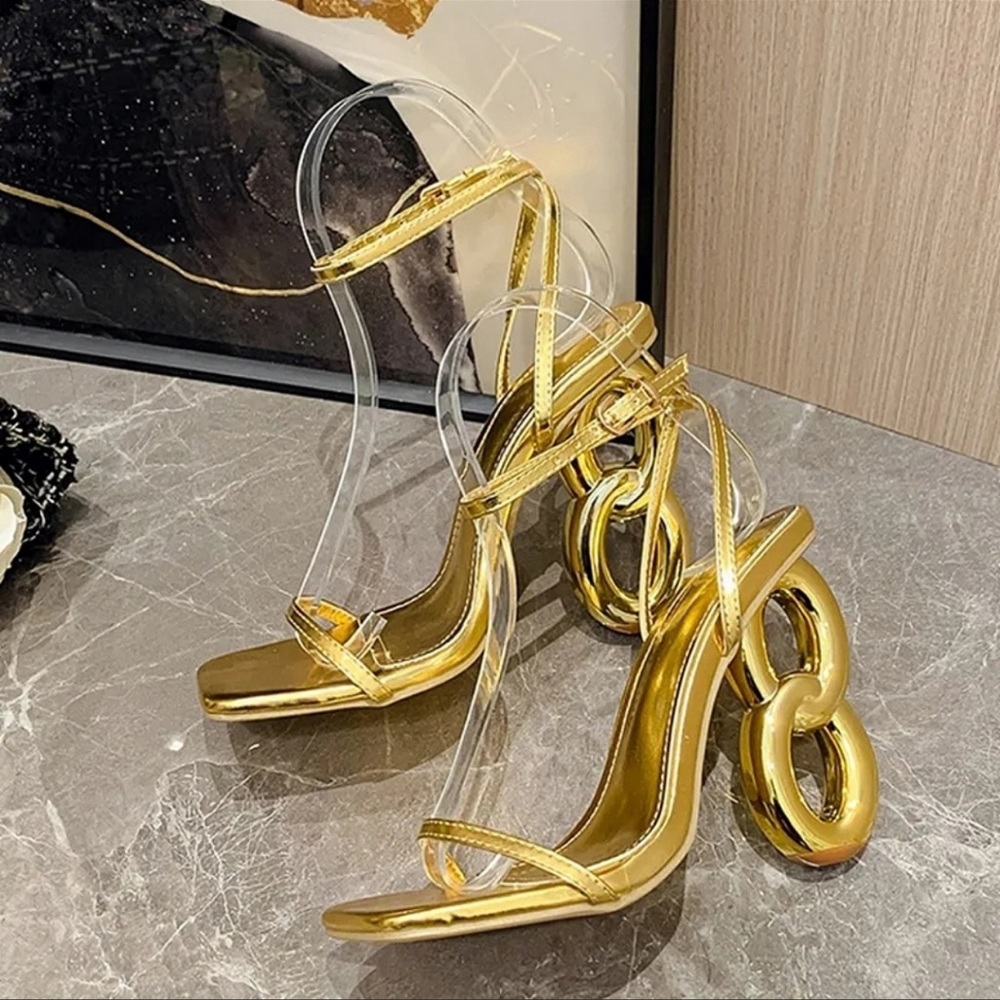 Sophia Gold Hoop Heel